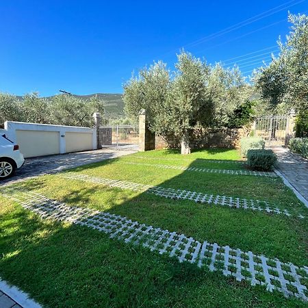 Villa Liana Sourpi Eksteriør billede