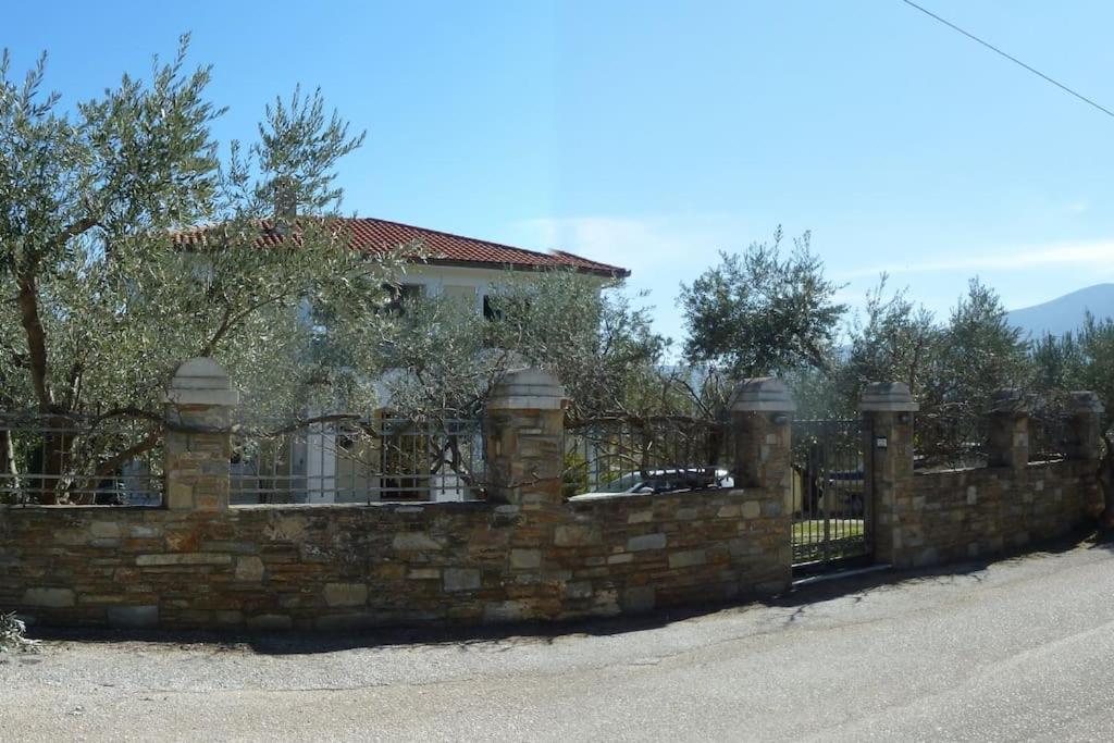 Villa Liana Sourpi Eksteriør billede