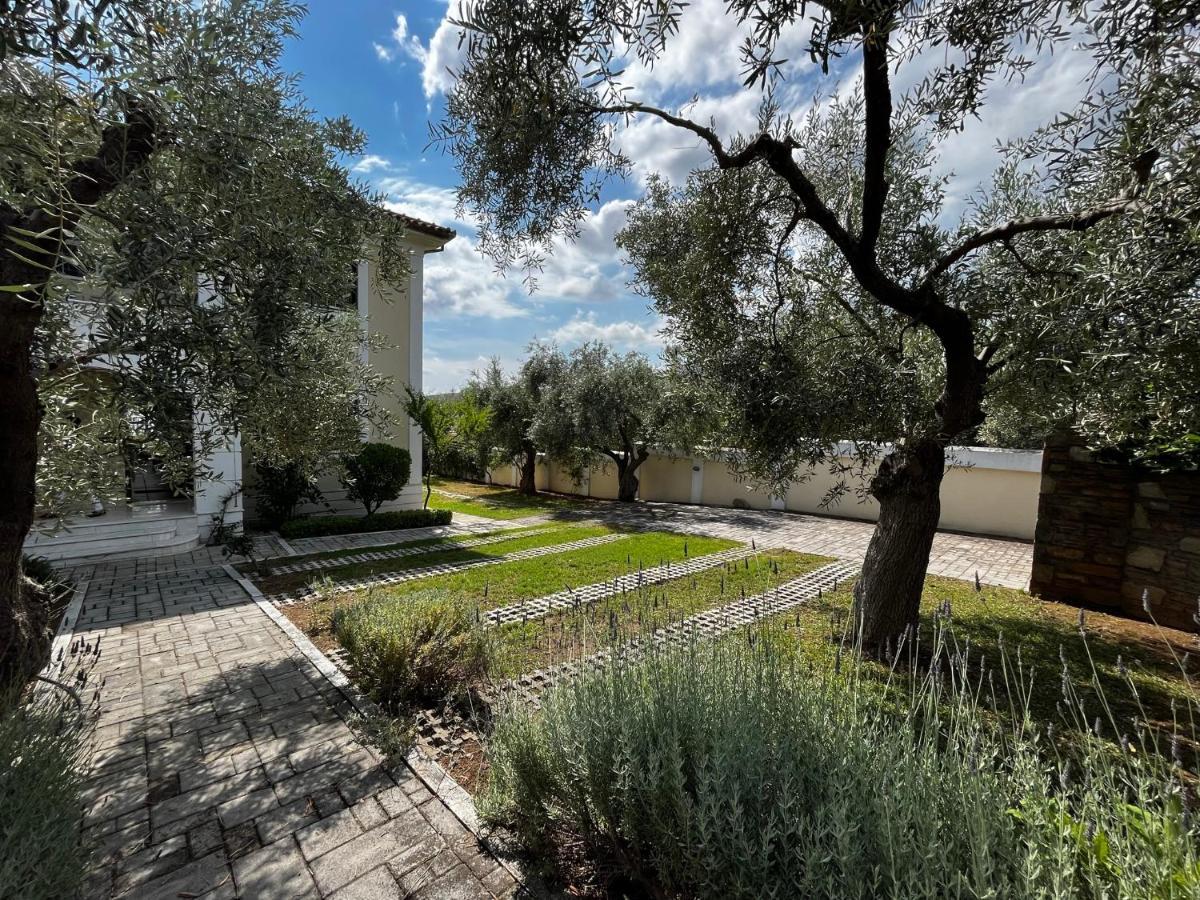 Villa Liana Sourpi Eksteriør billede
