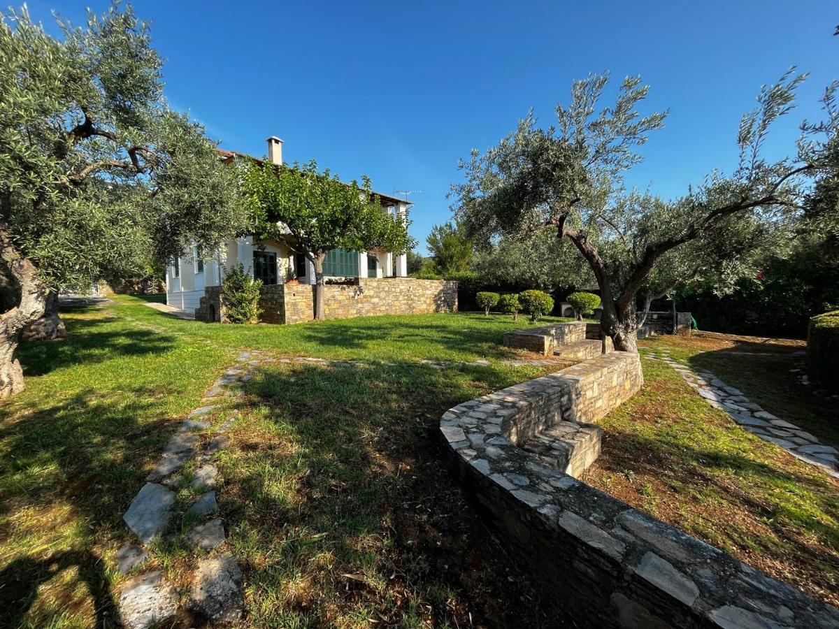 Villa Liana Sourpi Eksteriør billede